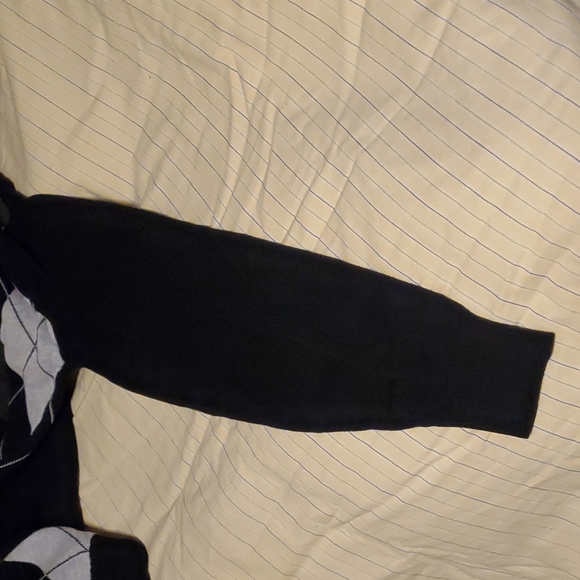 Black and Gray sweater - Picture 6 of 12